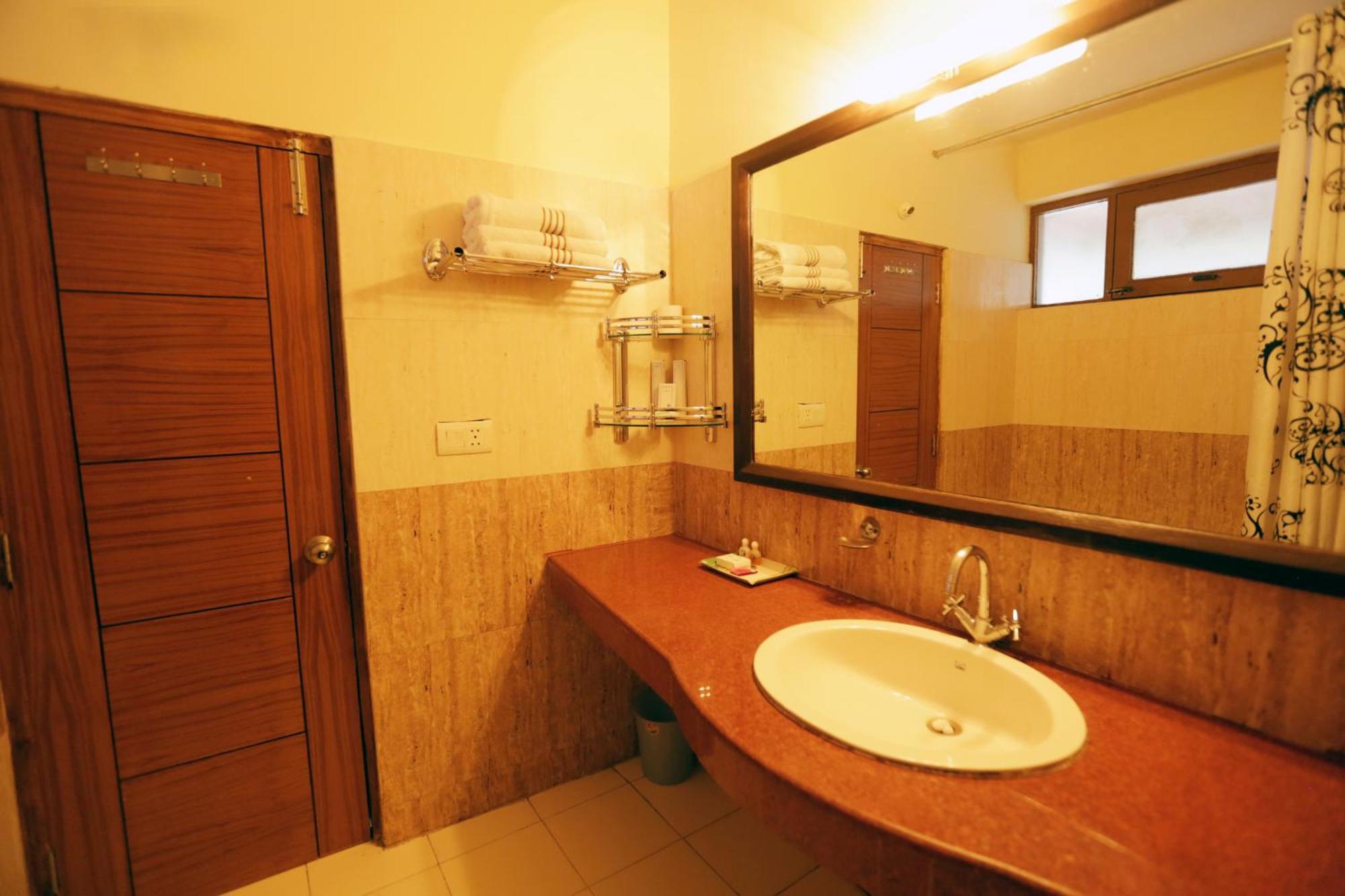 Hotel Glacier Resort Manali  Exterior photo
